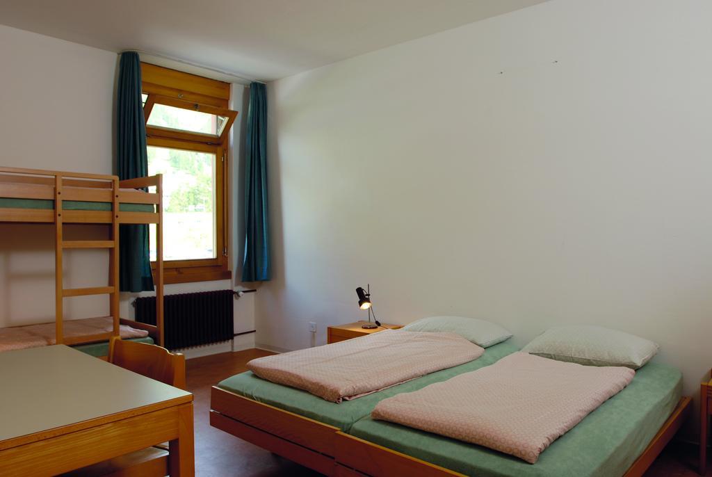 Pontresina Youth Hostel Exterior photo