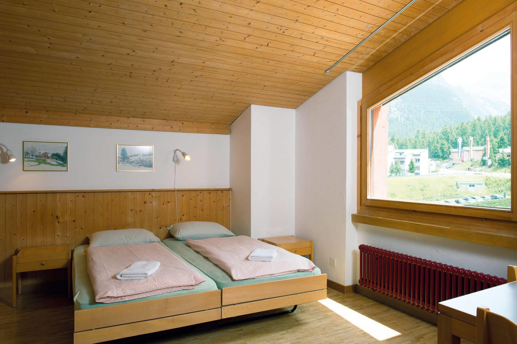 Pontresina Youth Hostel Exterior photo